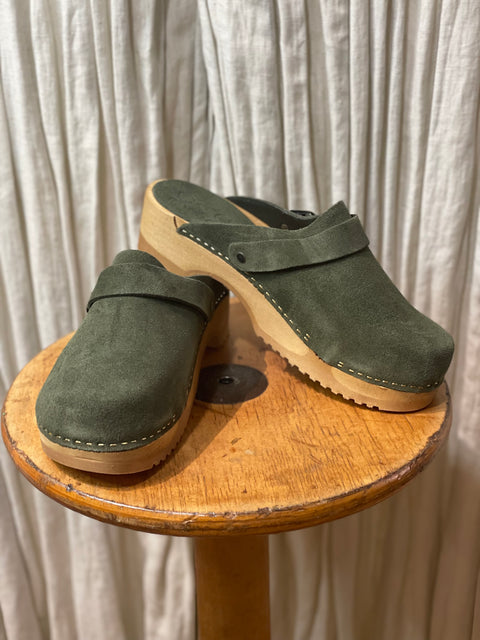 Bosabo Compliba Clogs in Daim Khaki