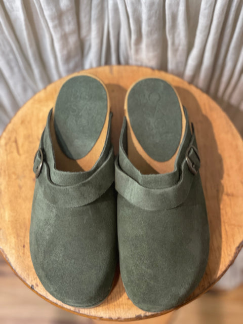 Bosabo Compliba Clogs in Daim Khaki